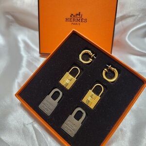 Hermès Kelly Earrings & Box ✨️ (sold out)